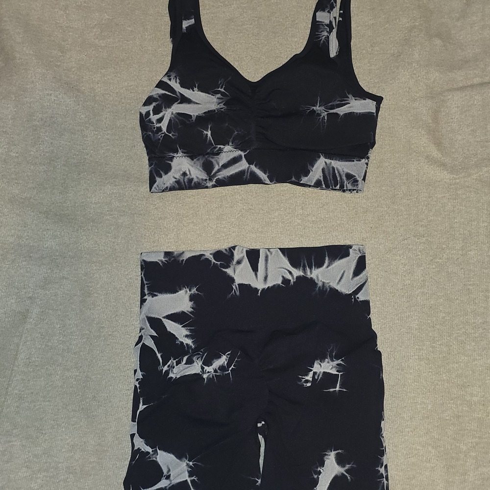 Fashion Nova Black and White Tie-Dye Sports Bra
